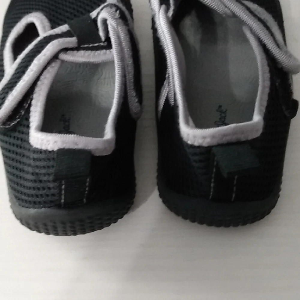 Cat & Jack Black and Gray Kids Water Shoes W/‎ Velcro Strap Size 11 - Cushioned